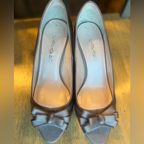 Caparros Grey Satin Peep Toe Heels w bow - 8 - Picture 3 of 3